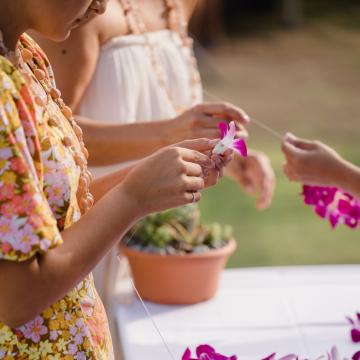 lei making